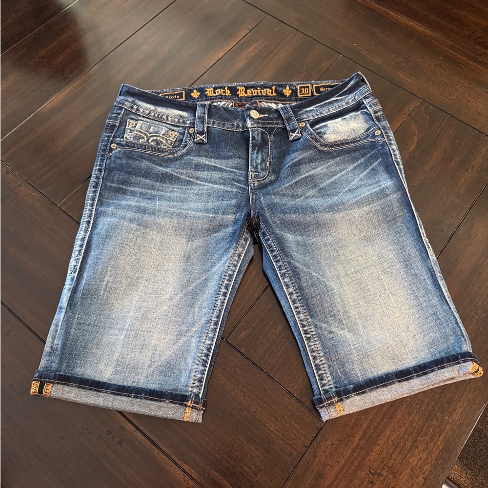 Women’s Rock Revival  Denim Shorts with Embroidered Pocket